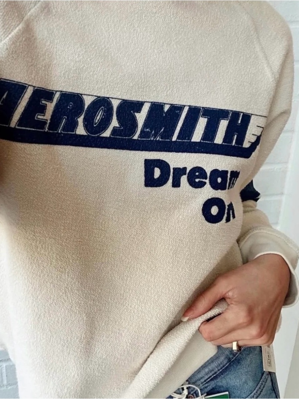 NWT Daydreamer Aerosmith Sweatshirt - Picture 4 of 7